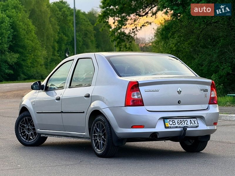 Седан Renault Logan 2011 в Мене