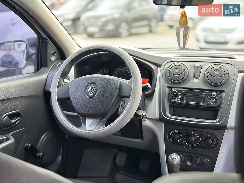 Седан Renault Logan 2014 в Черновцах
