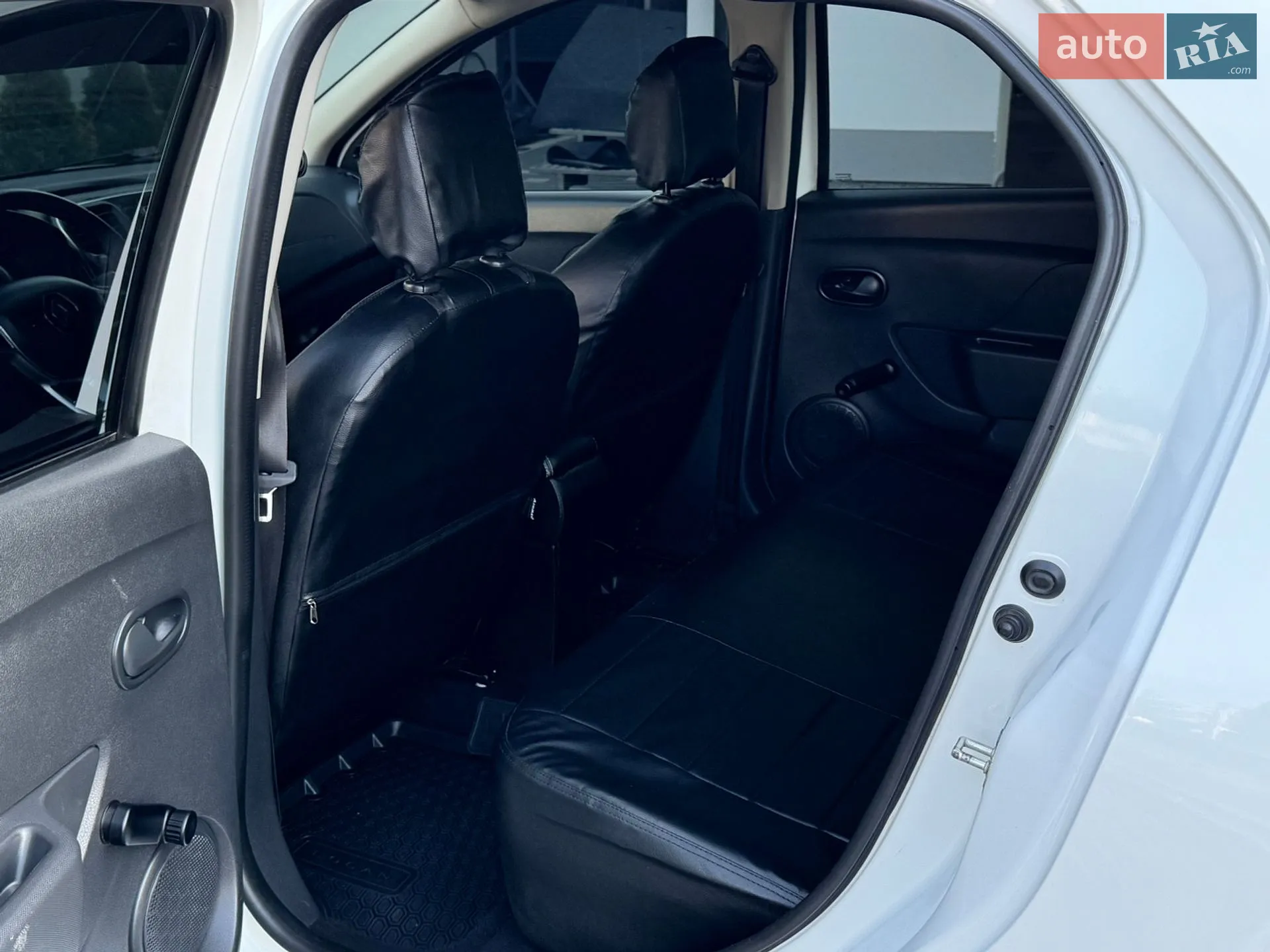2017 Renault Logan - мініатюра 24