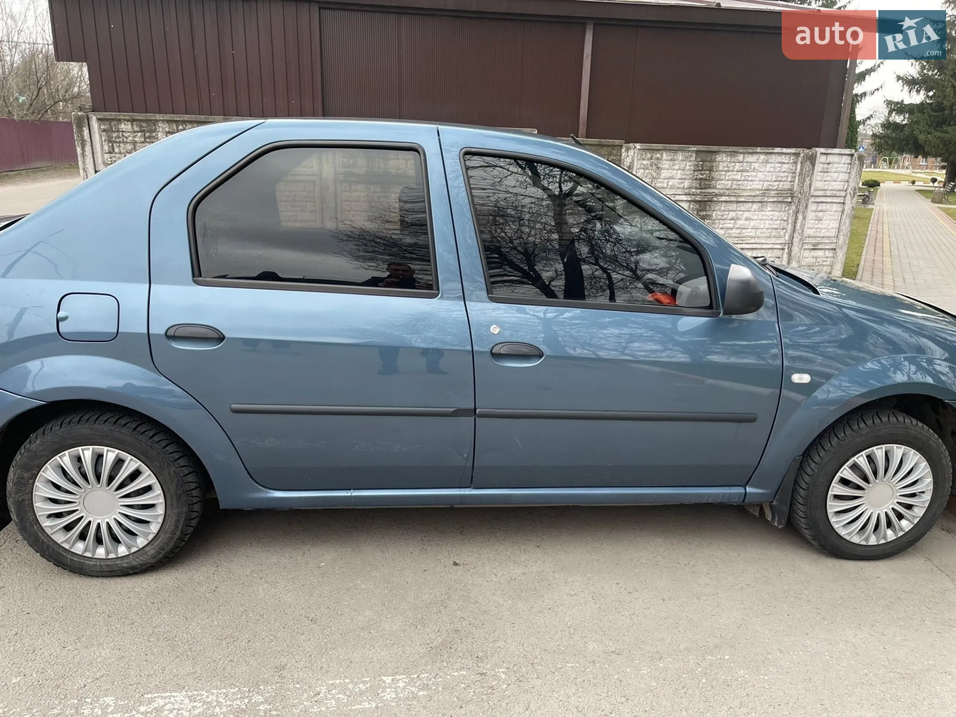 2010 Renault Logan - мініатюра 3