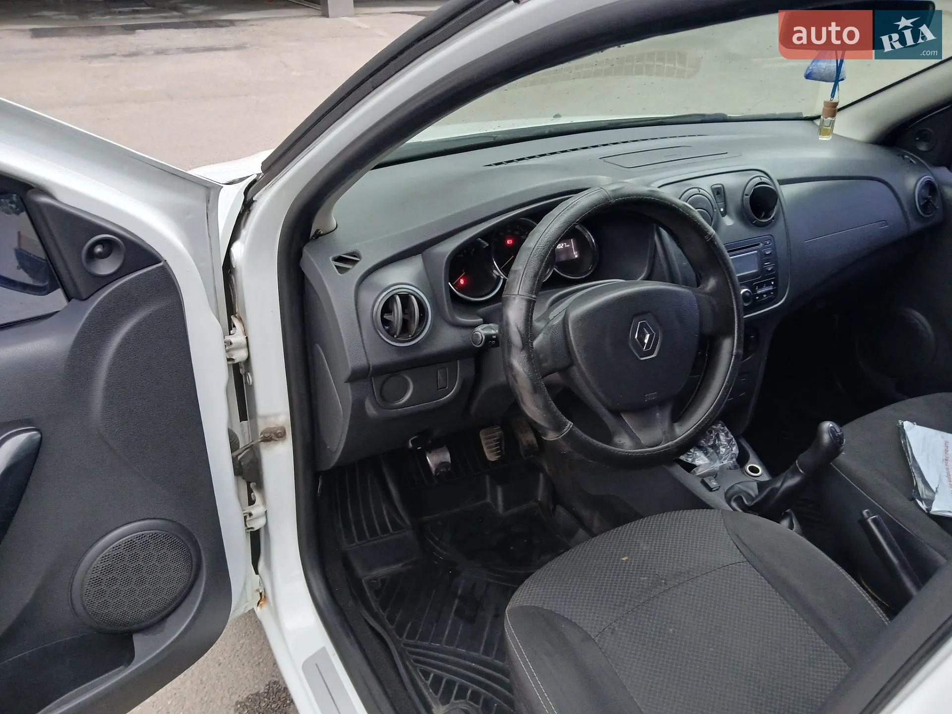 2013 Renault Logan - мініатюра 13
