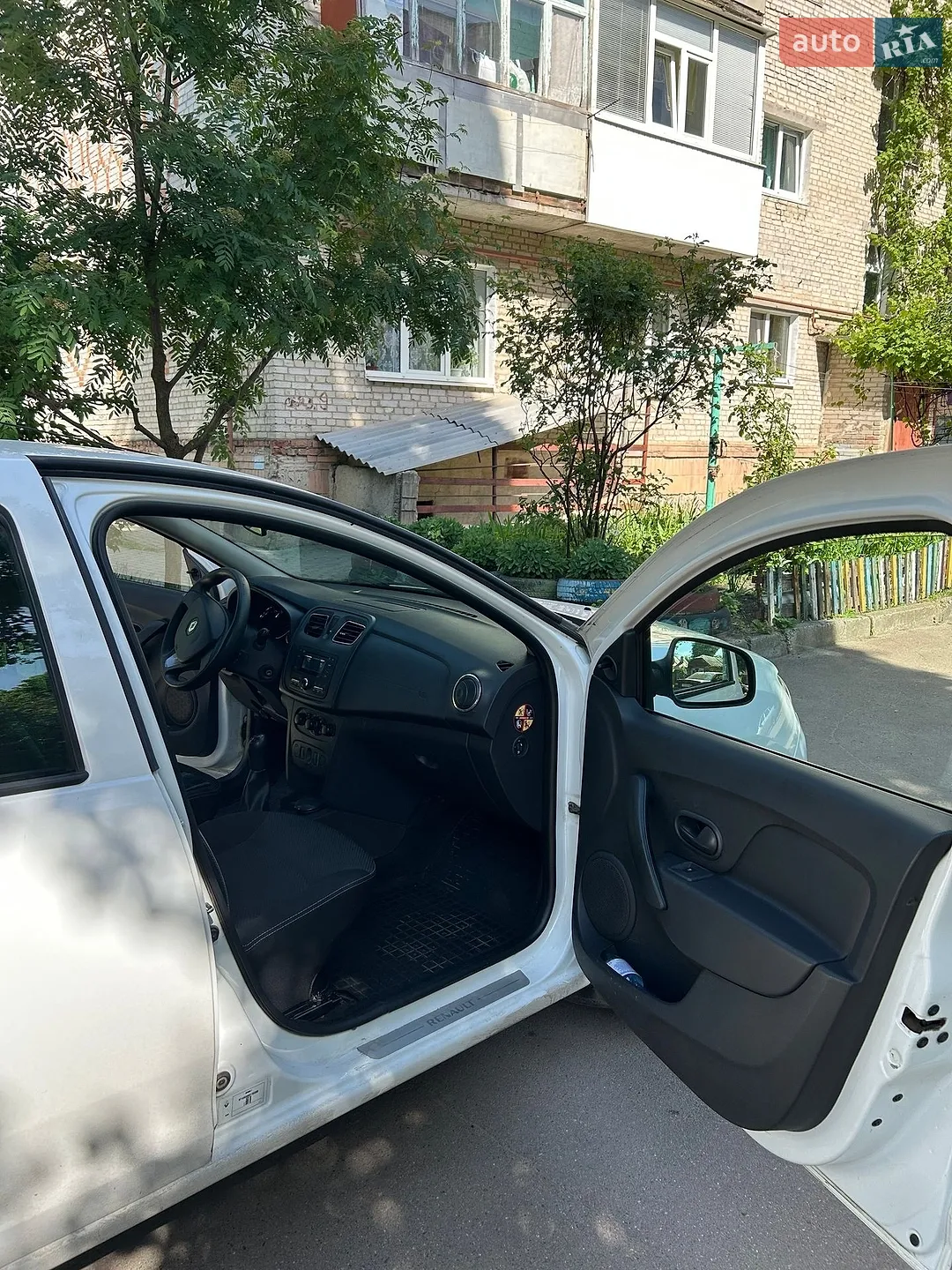 2014 Renault Logan - мініатюра 10