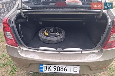 Седан Renault Logan 2010 в Рівному