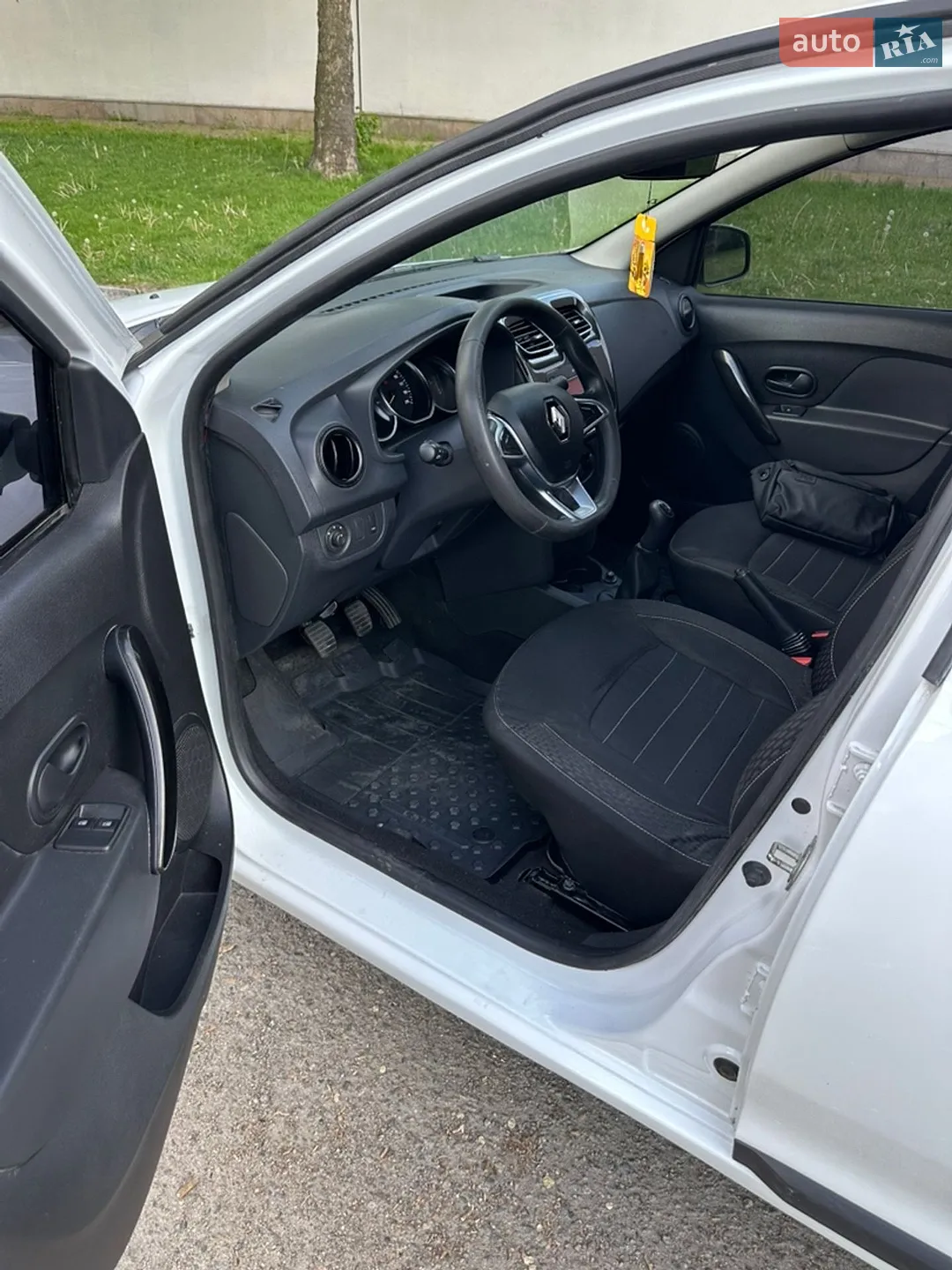 2021 Renault Logan - мініатюра 10