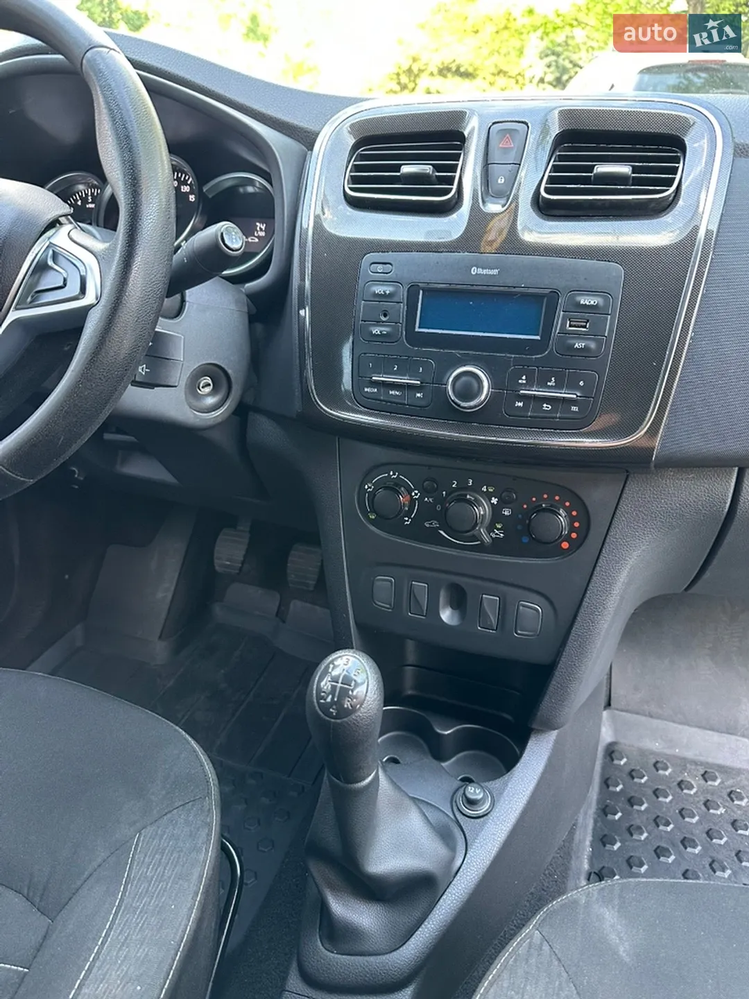 2021 Renault Logan - мініатюра 13