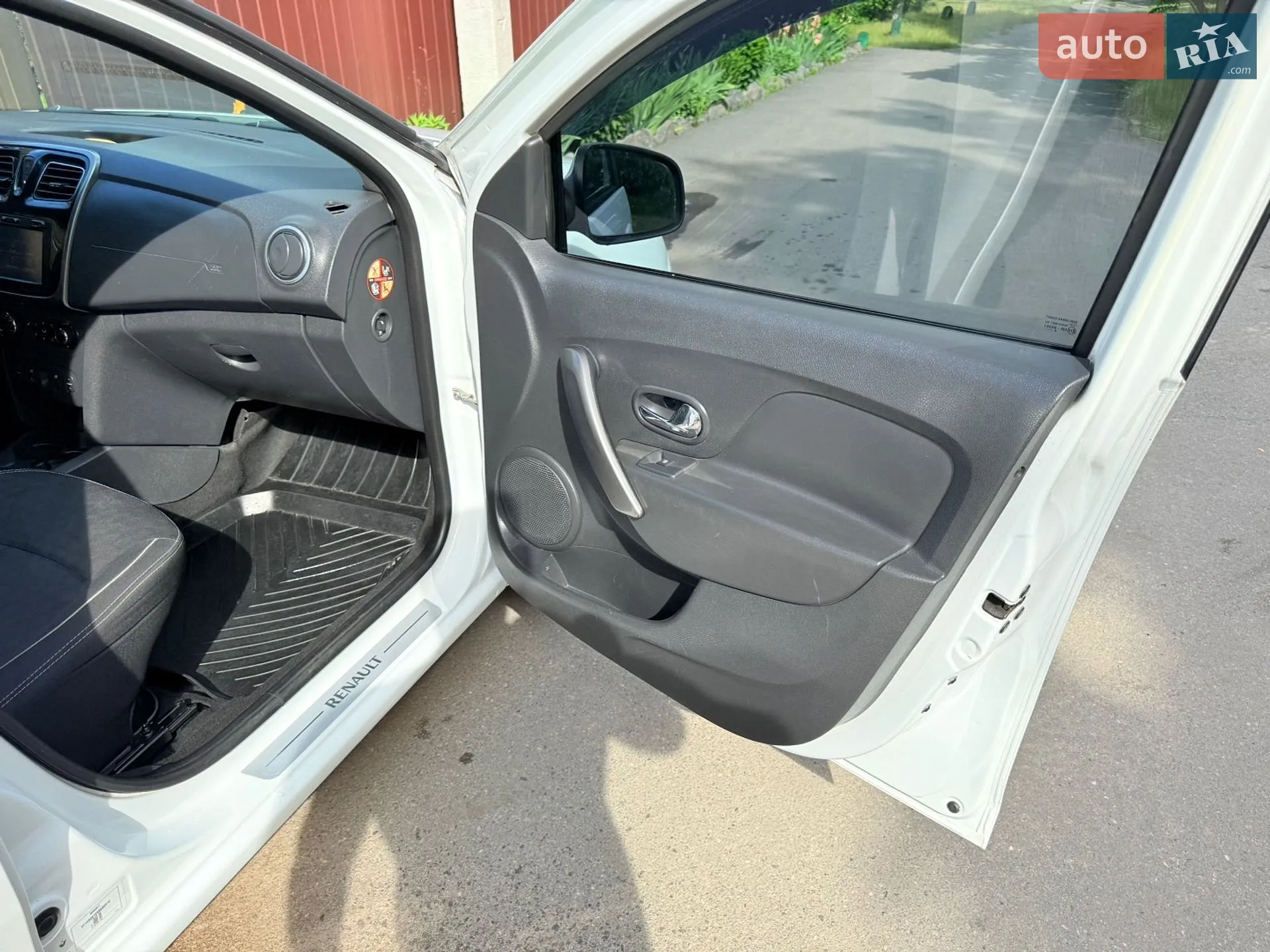 2016 Renault Logan - мініатюра 26