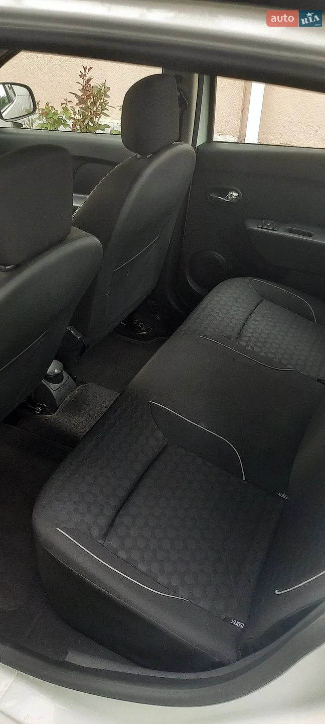 2013 Renault Logan - мініатюра 12