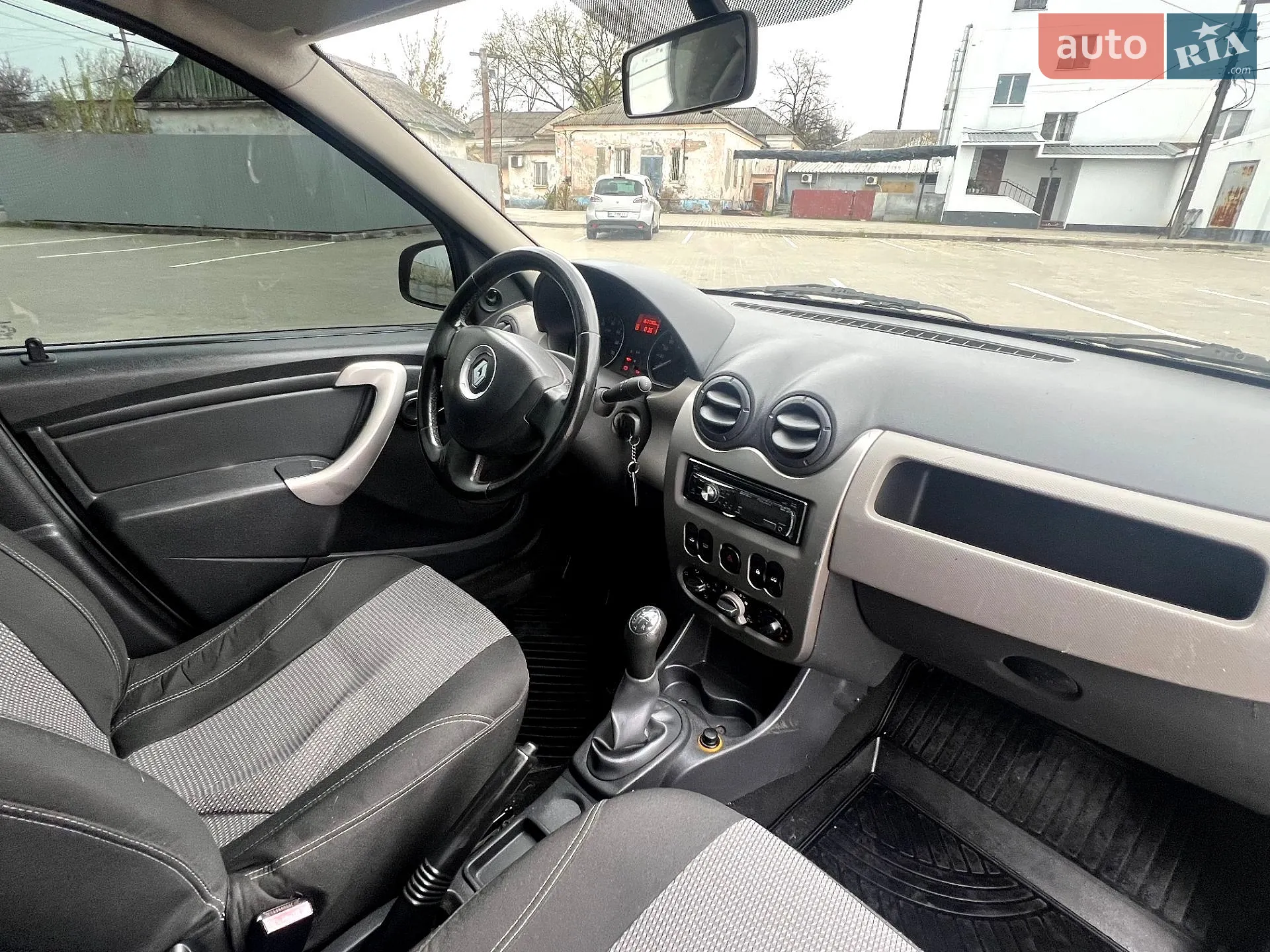 2010 Renault Logan - мініатюра 37