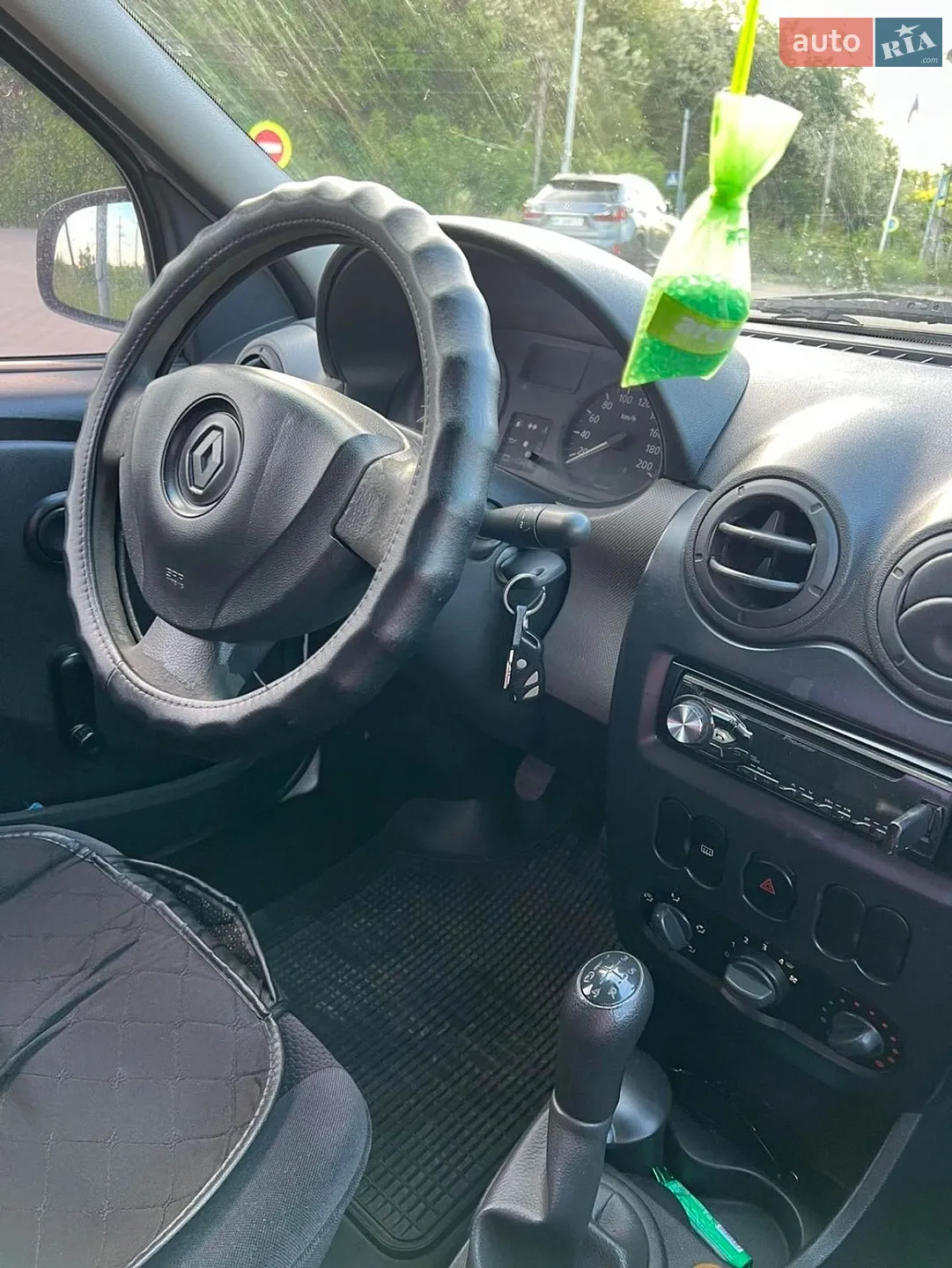 2011 Renault Logan - мініатюра 14
