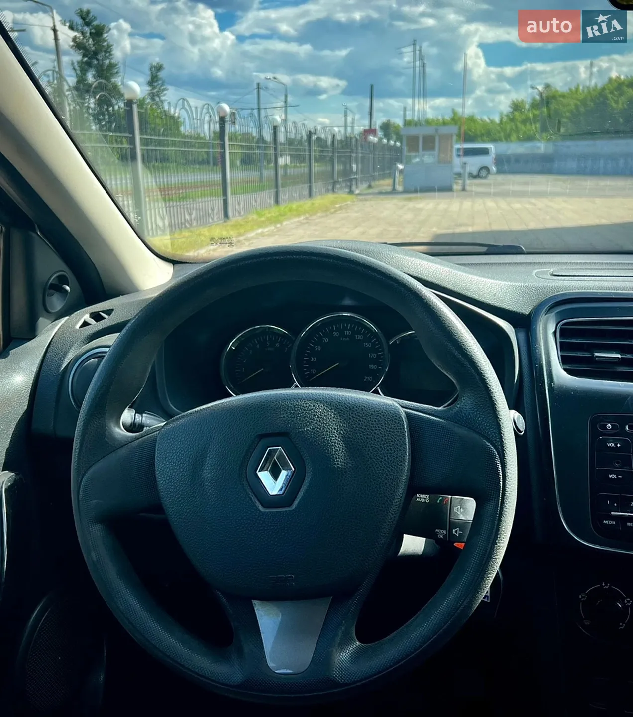 2013 Renault Logan - мініатюра 12
