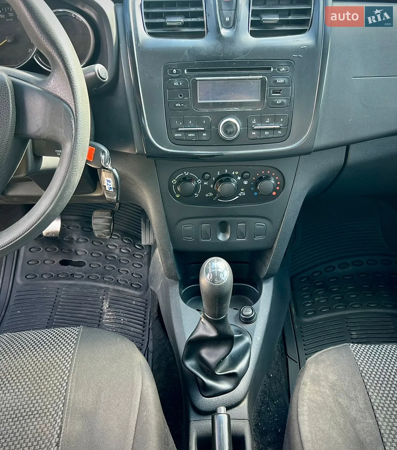 2013 Renault Logan - мініатюра 14