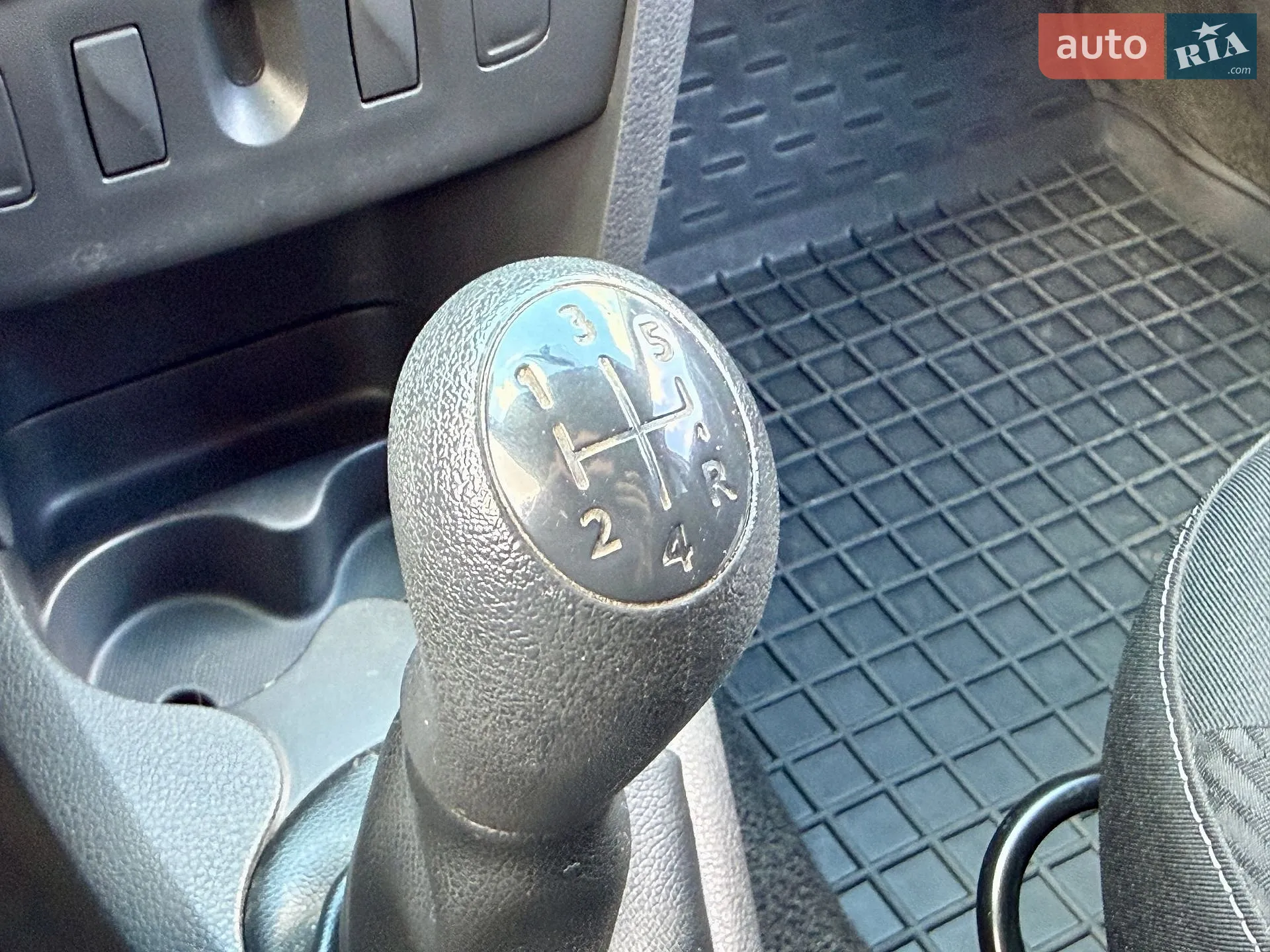 2020 Renault Logan - мініатюра 15