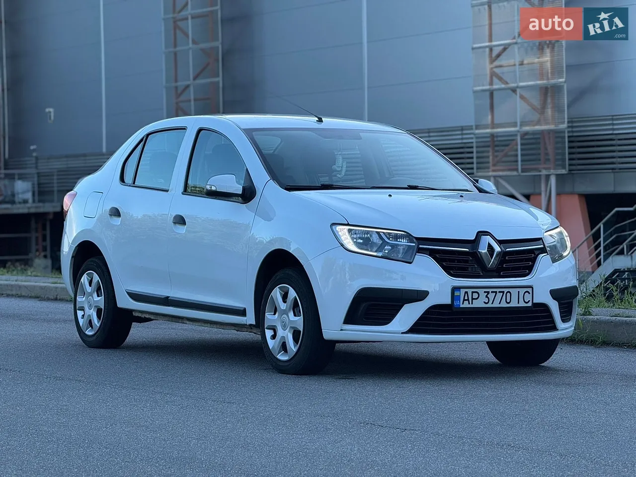 2019 Renault Logan - мініатюра 36