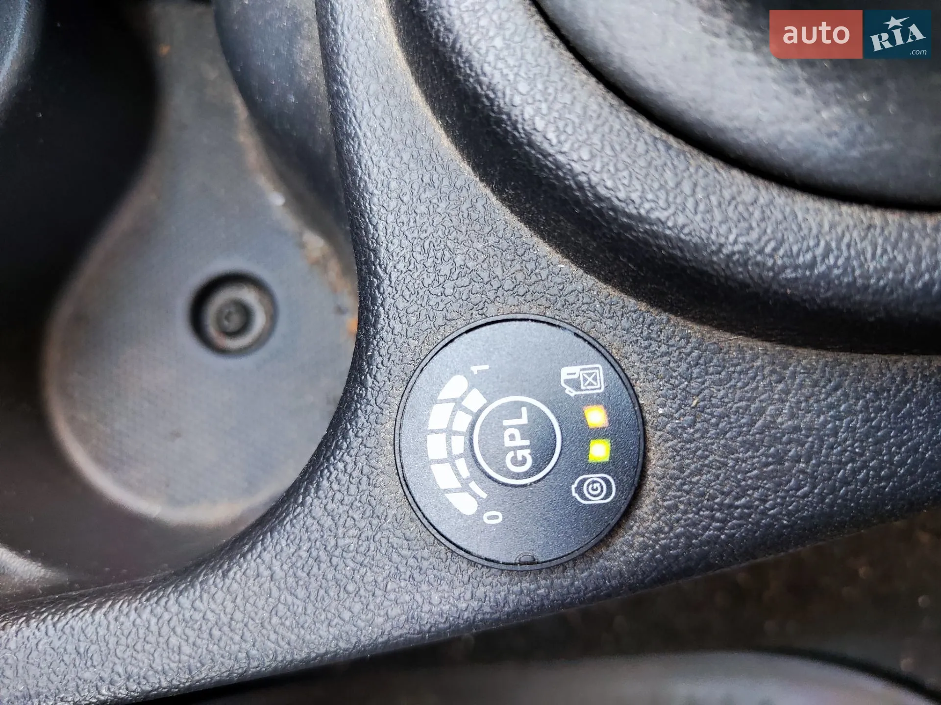 2012 Renault Logan - мініатюра 8
