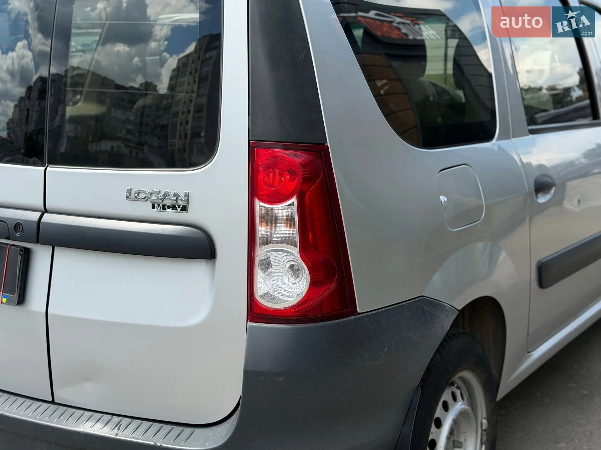 2010 Renault Logan - мініатюра 12