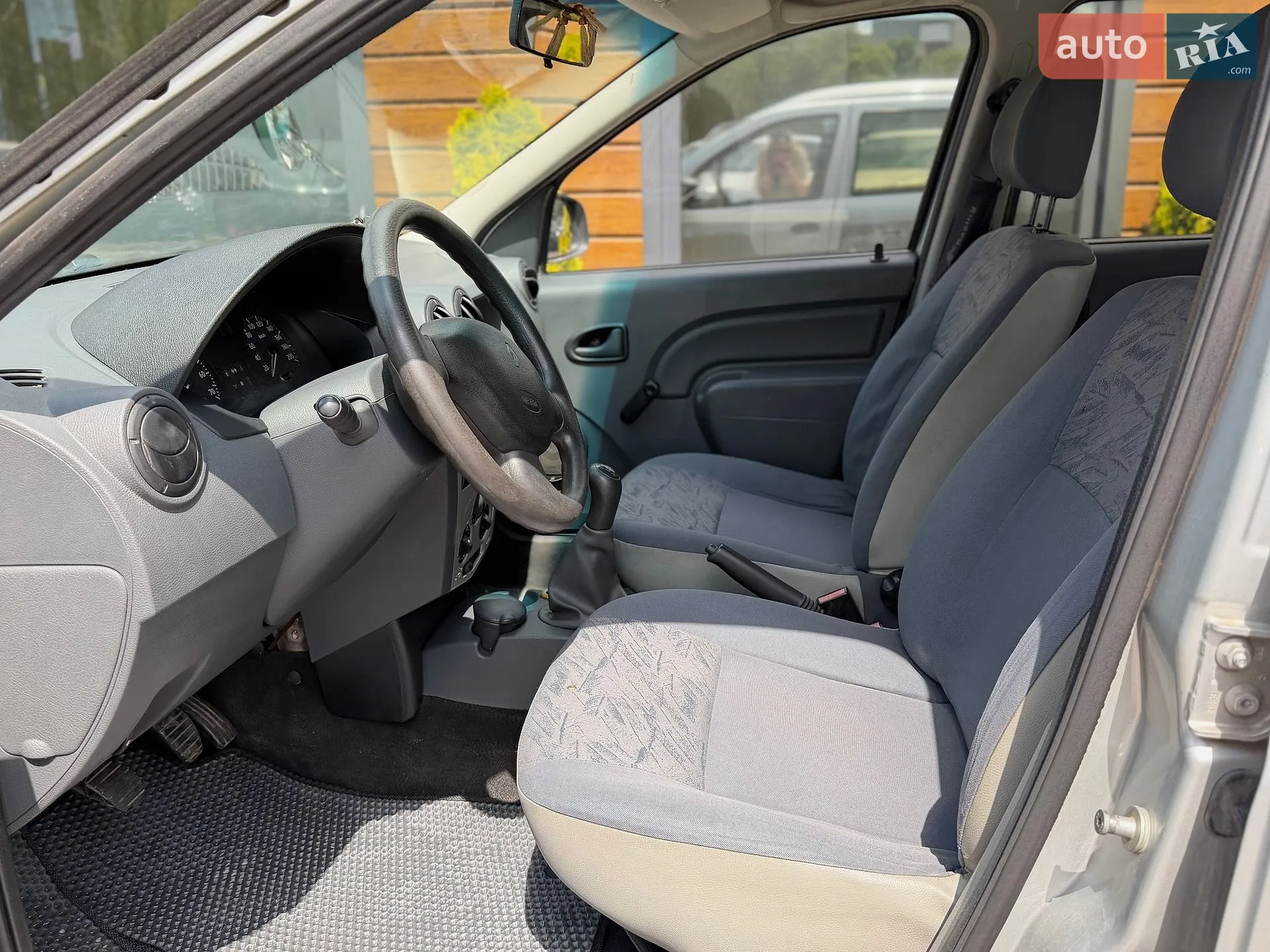 2010 Renault Logan - мініатюра 21
