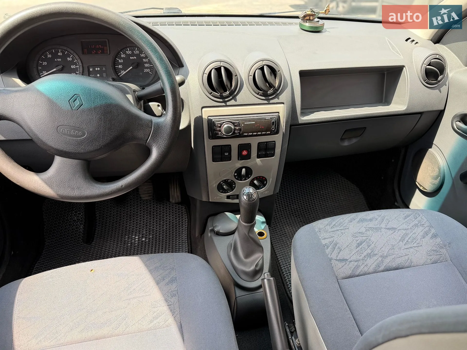 2010 Renault Logan - мініатюра 29