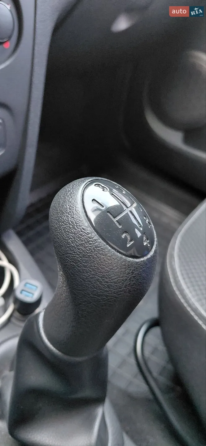 2013 Renault Logan - мініатюра 31