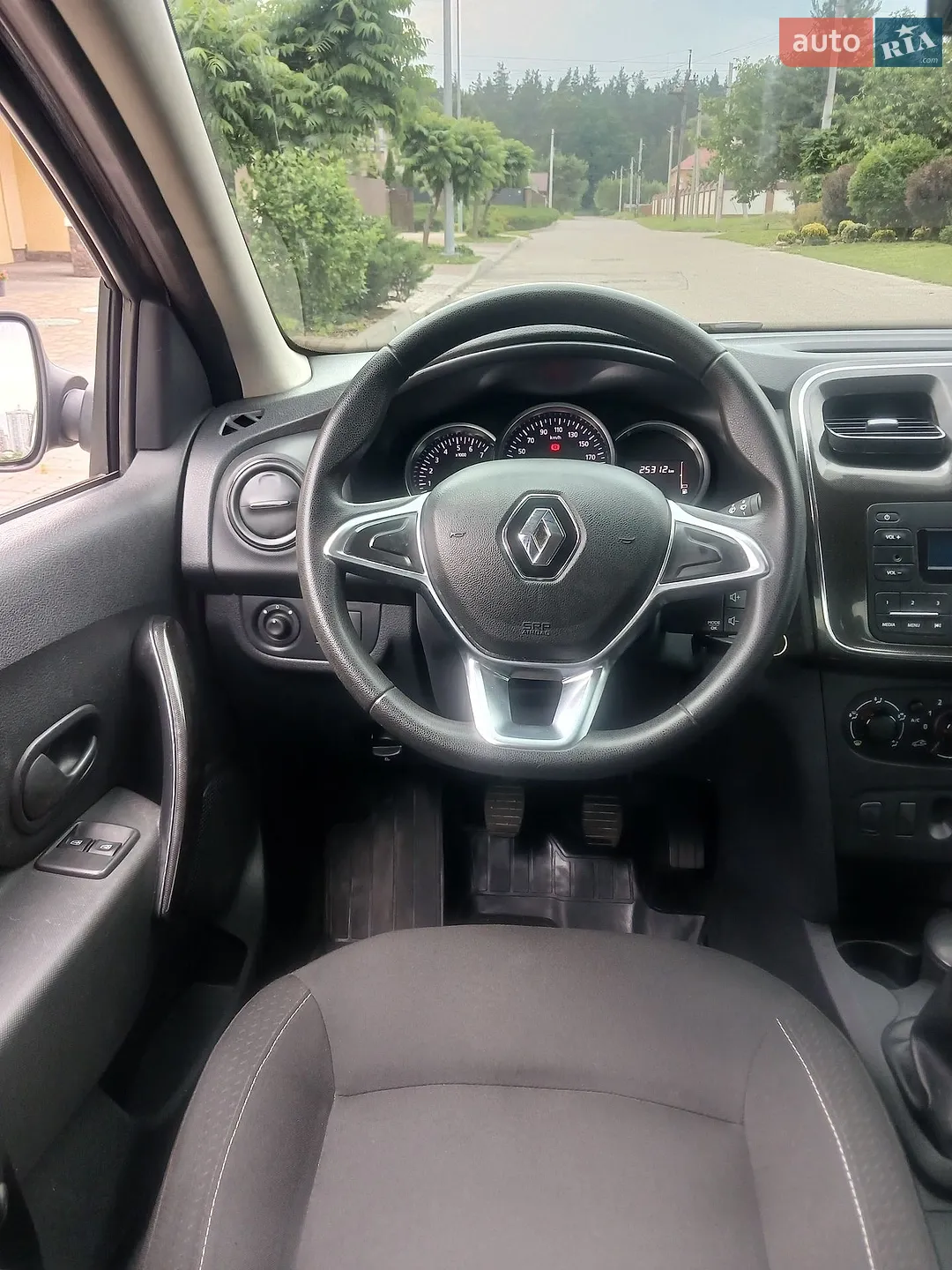 2020 Renault Logan - мініатюра 20