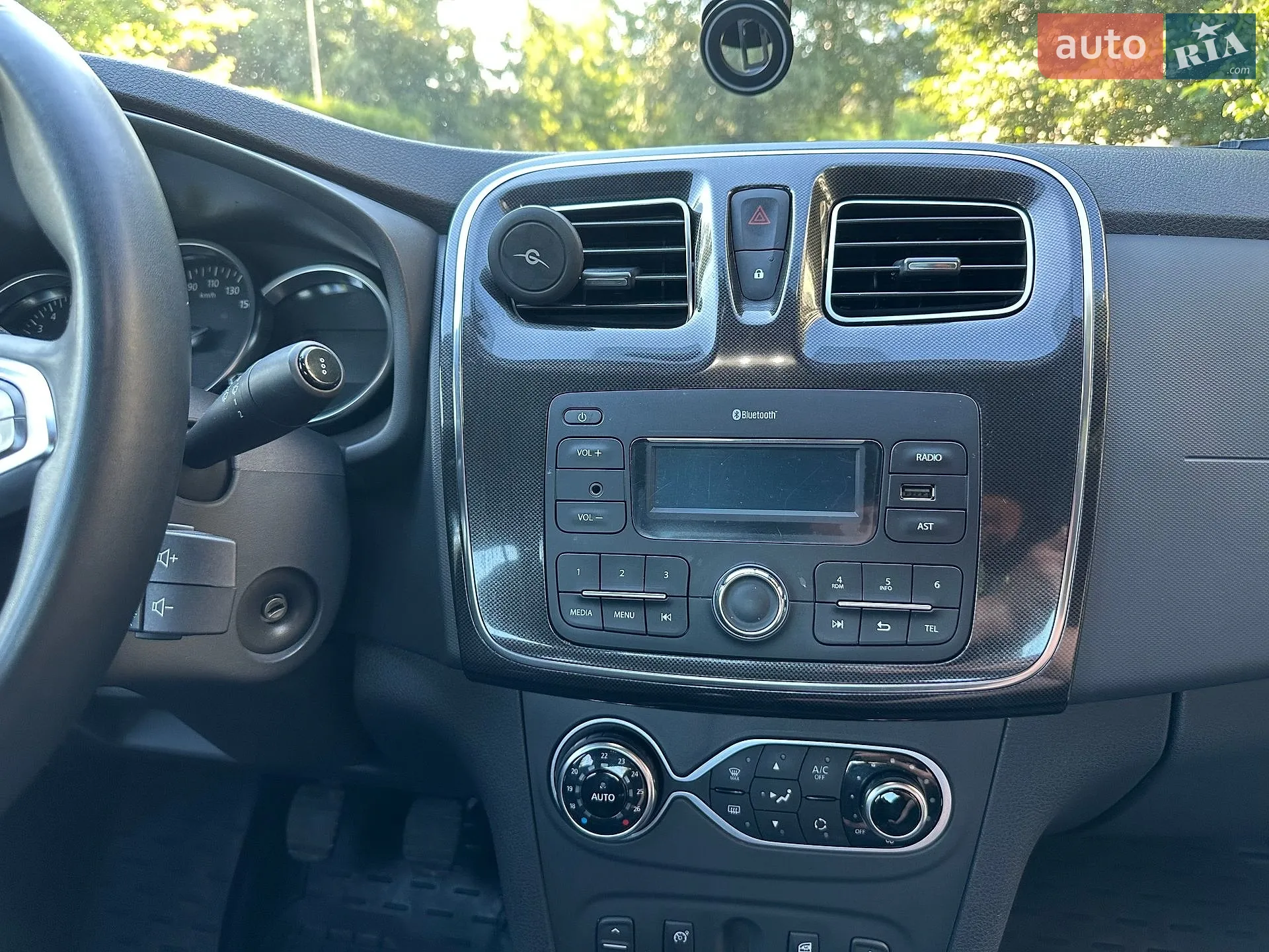 2018 Renault Logan - мініатюра 27
