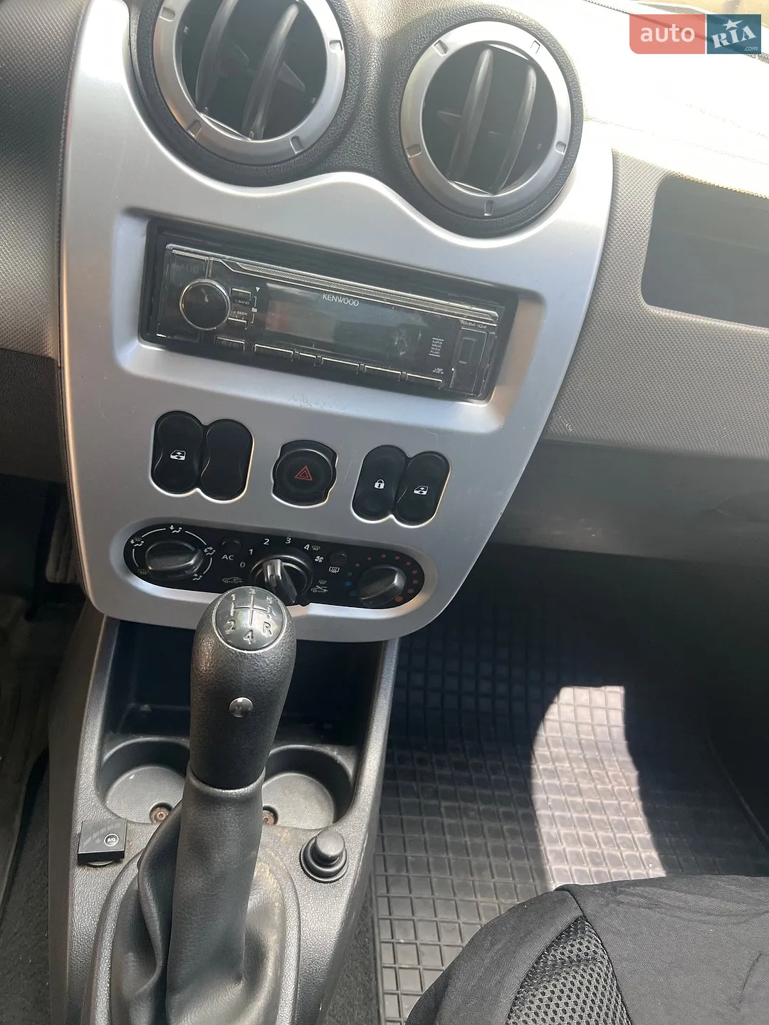 2012 Renault Logan - мініатюра 8