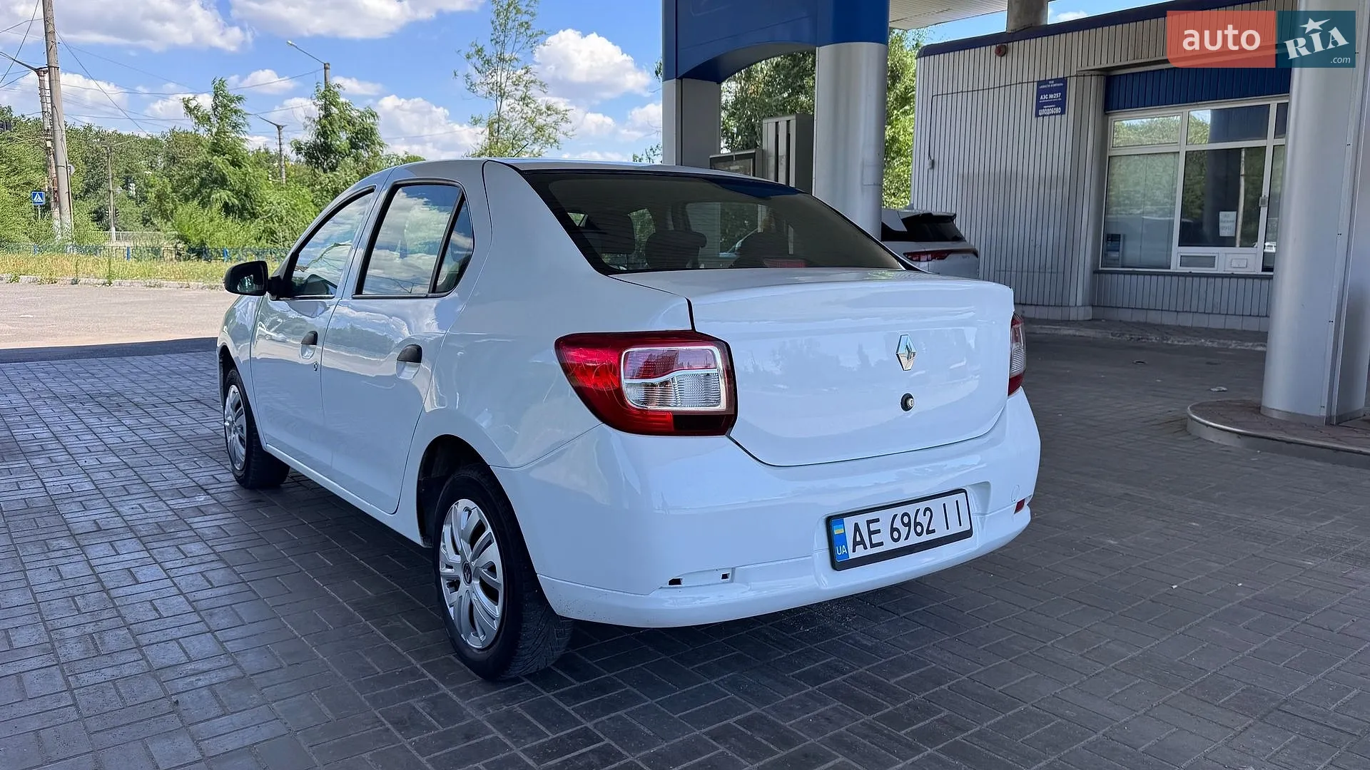 2014 Renault Logan - мініатюра 8