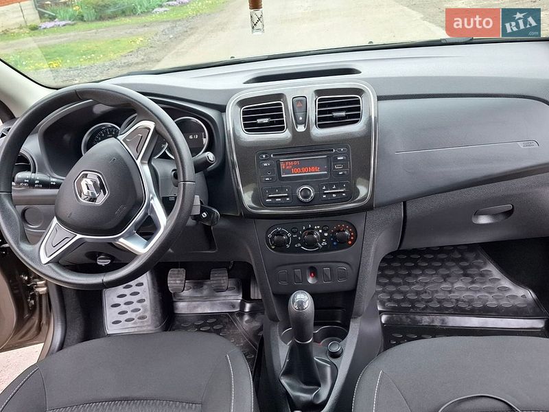 Седан Renault Logan 2017 в Луцке