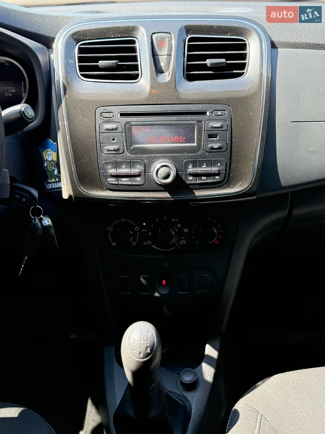 2017 Renault Logan - мініатюра 18
