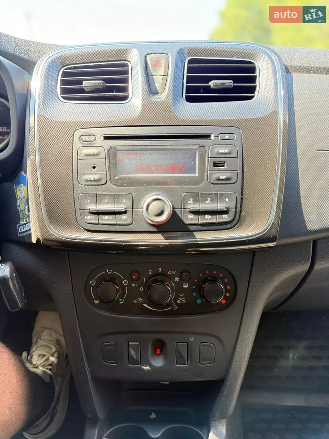 2017 Renault Logan - мініатюра 23