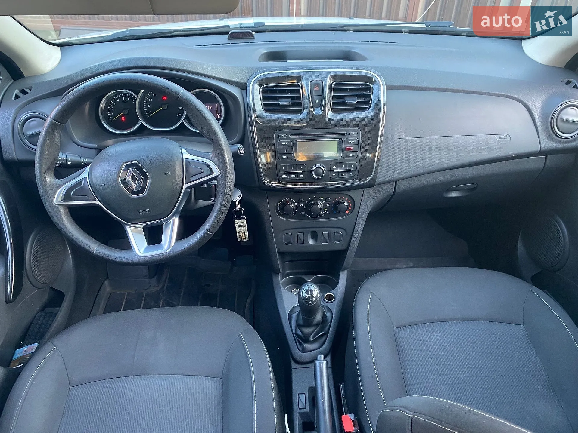 2017 Renault Logan - мініатюра 11