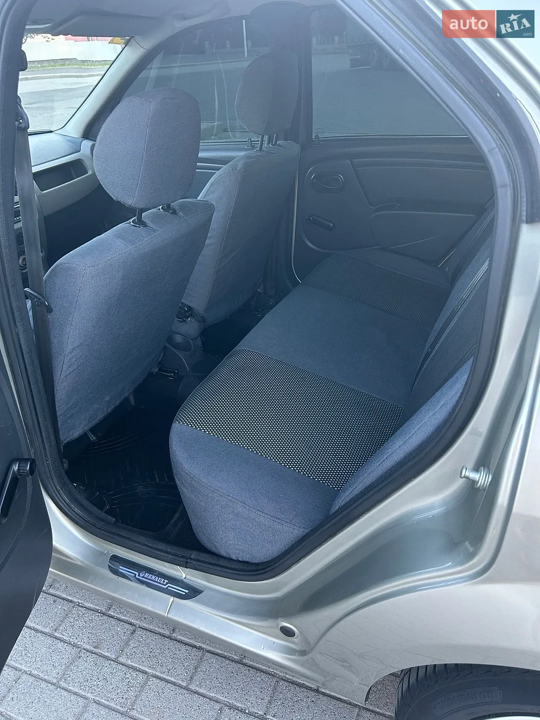 2010 Renault Logan - мініатюра 18