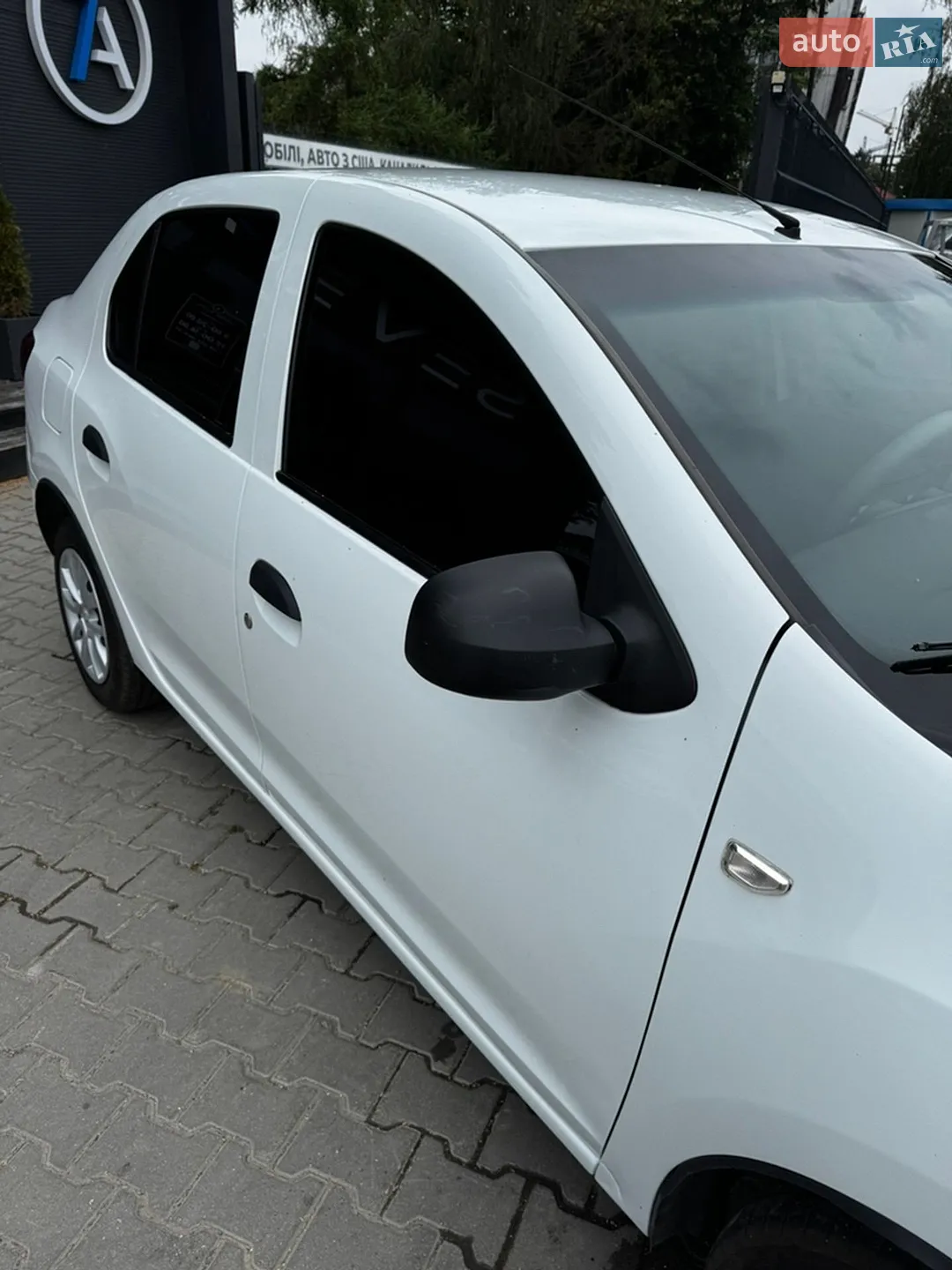 2014 Renault Logan - мініатюра 15