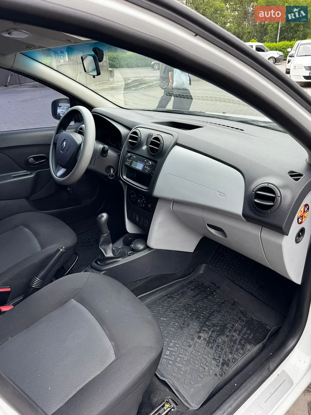 2014 Renault Logan - мініатюра 34