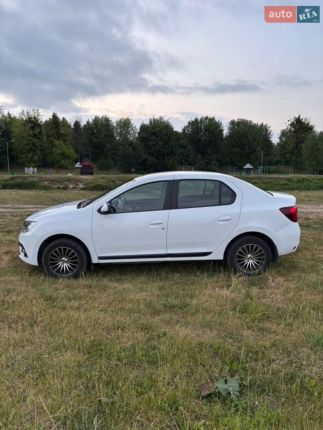 2019 Renault Logan - мініатюра 3