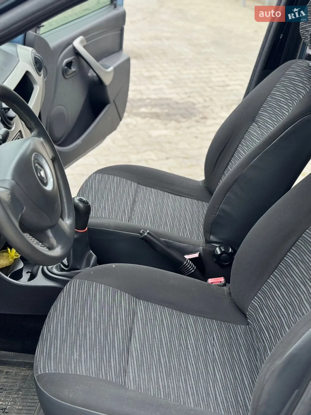 2011 Renault Logan - мініатюра 13
