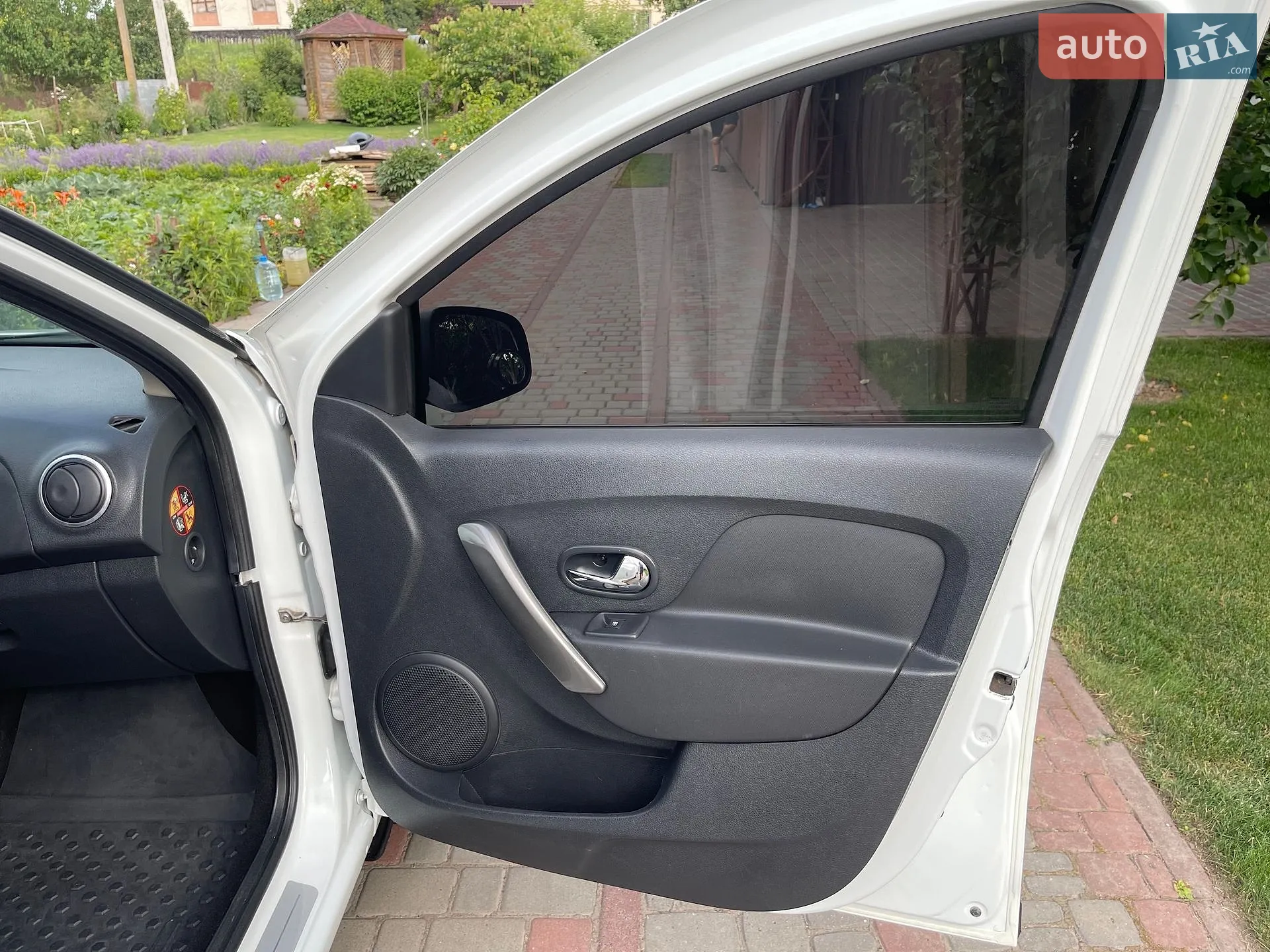 2015 Renault Logan - мініатюра 14