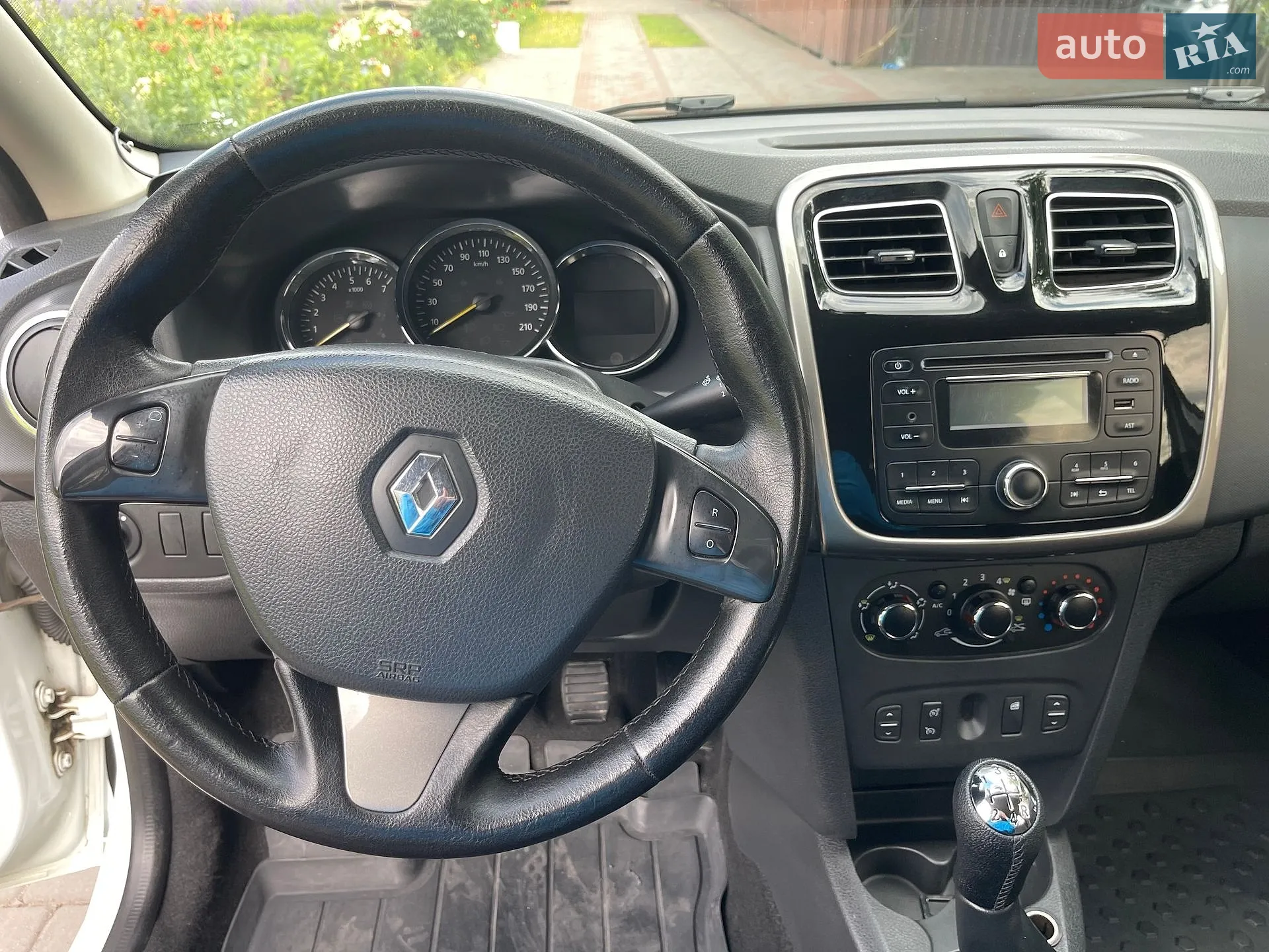 2015 Renault Logan - мініатюра 19