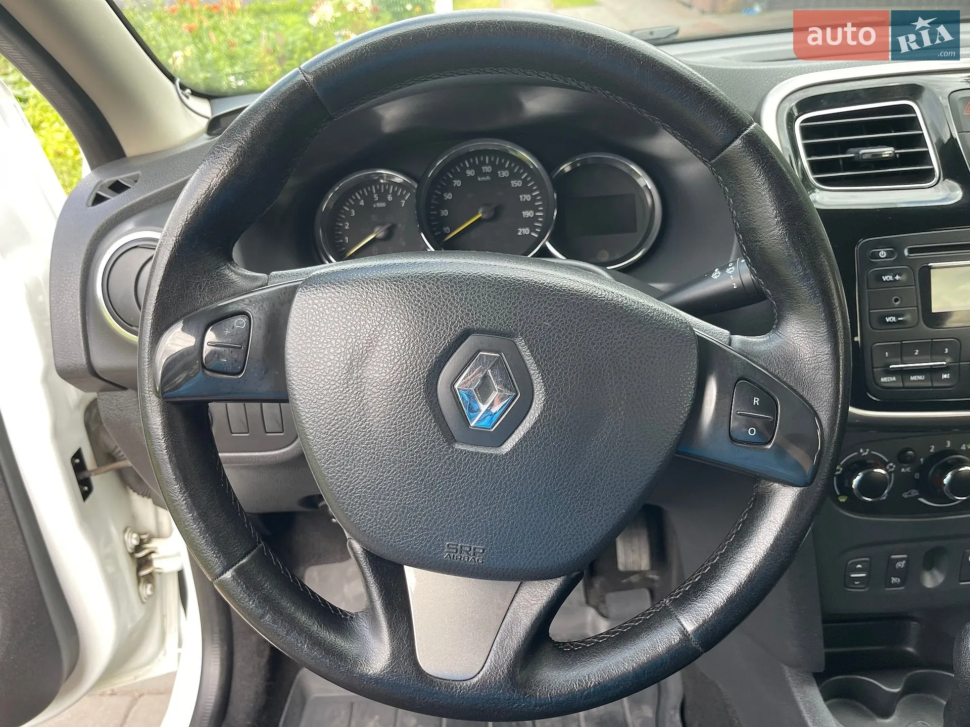 2015 Renault Logan - мініатюра 18
