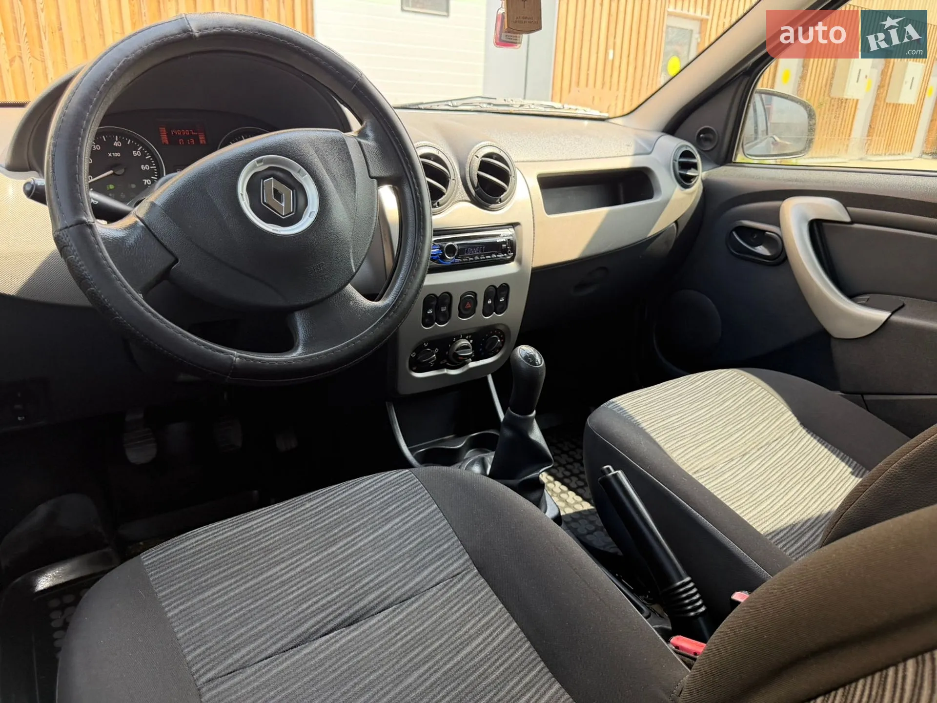 2011 Renault Logan - мініатюра 34