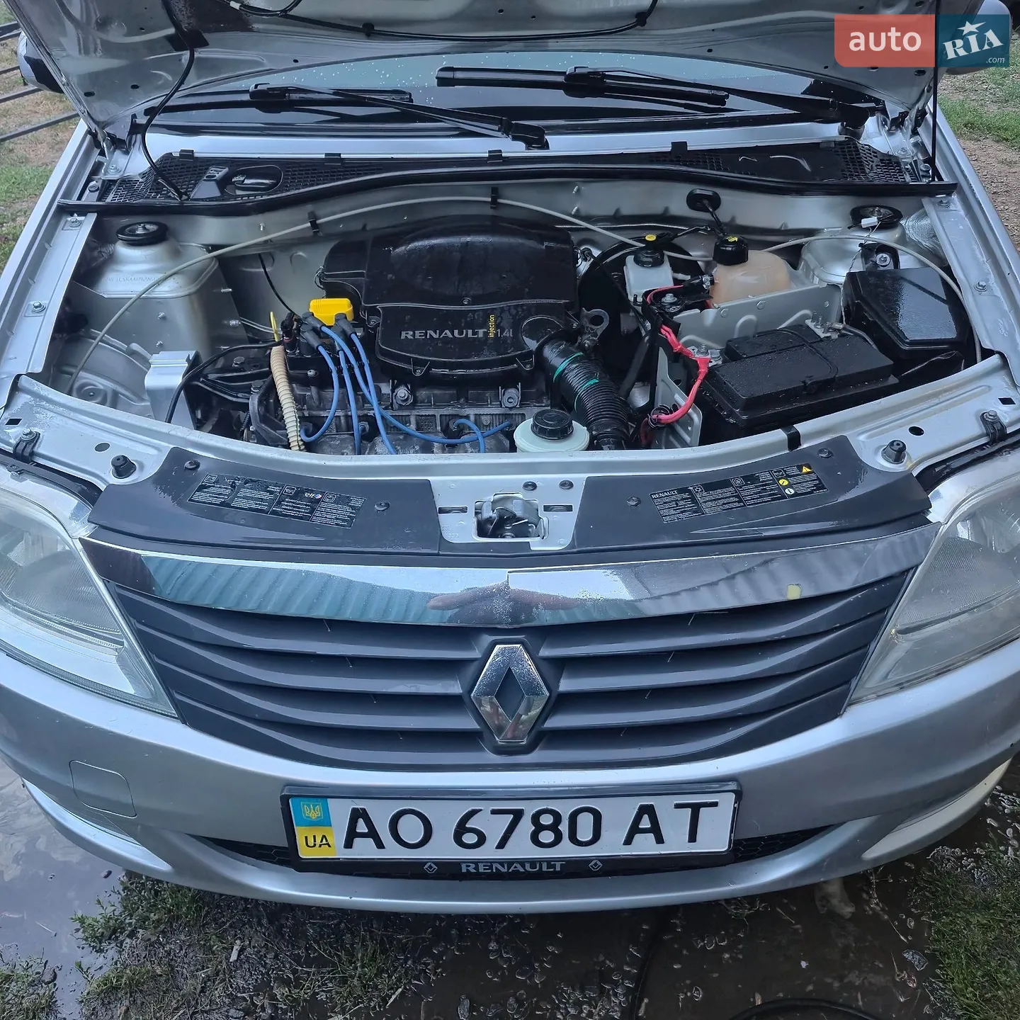 2010 Renault Logan - мініатюра 2
