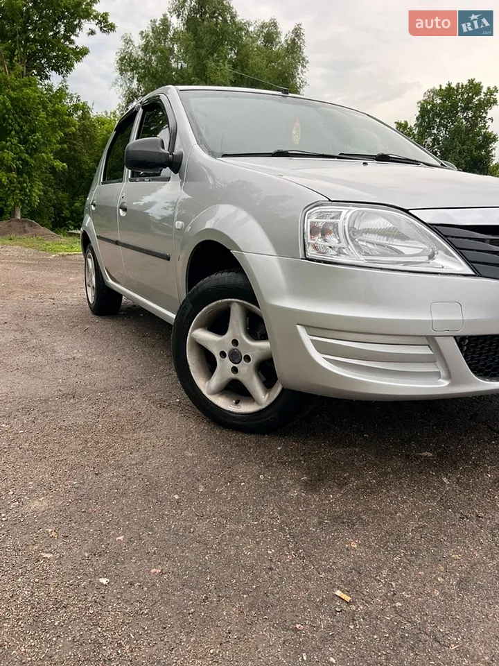 2011 Renault Logan - мініатюра 8