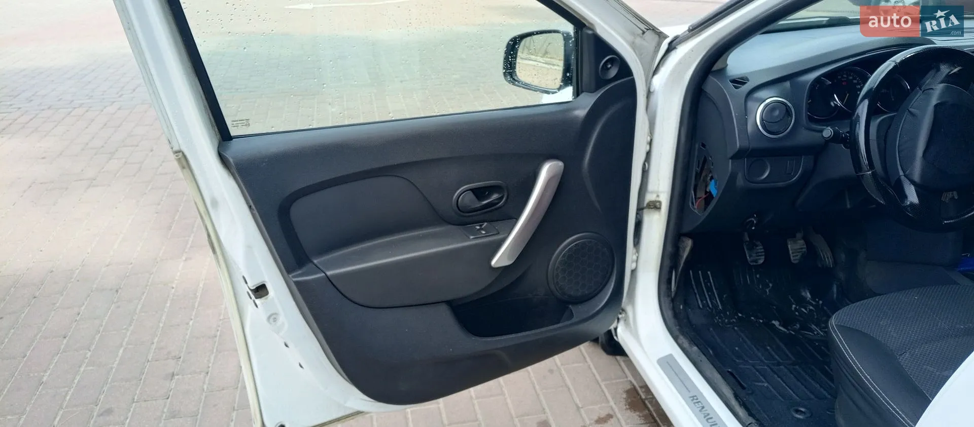 2013 Renault Logan - мініатюра 14