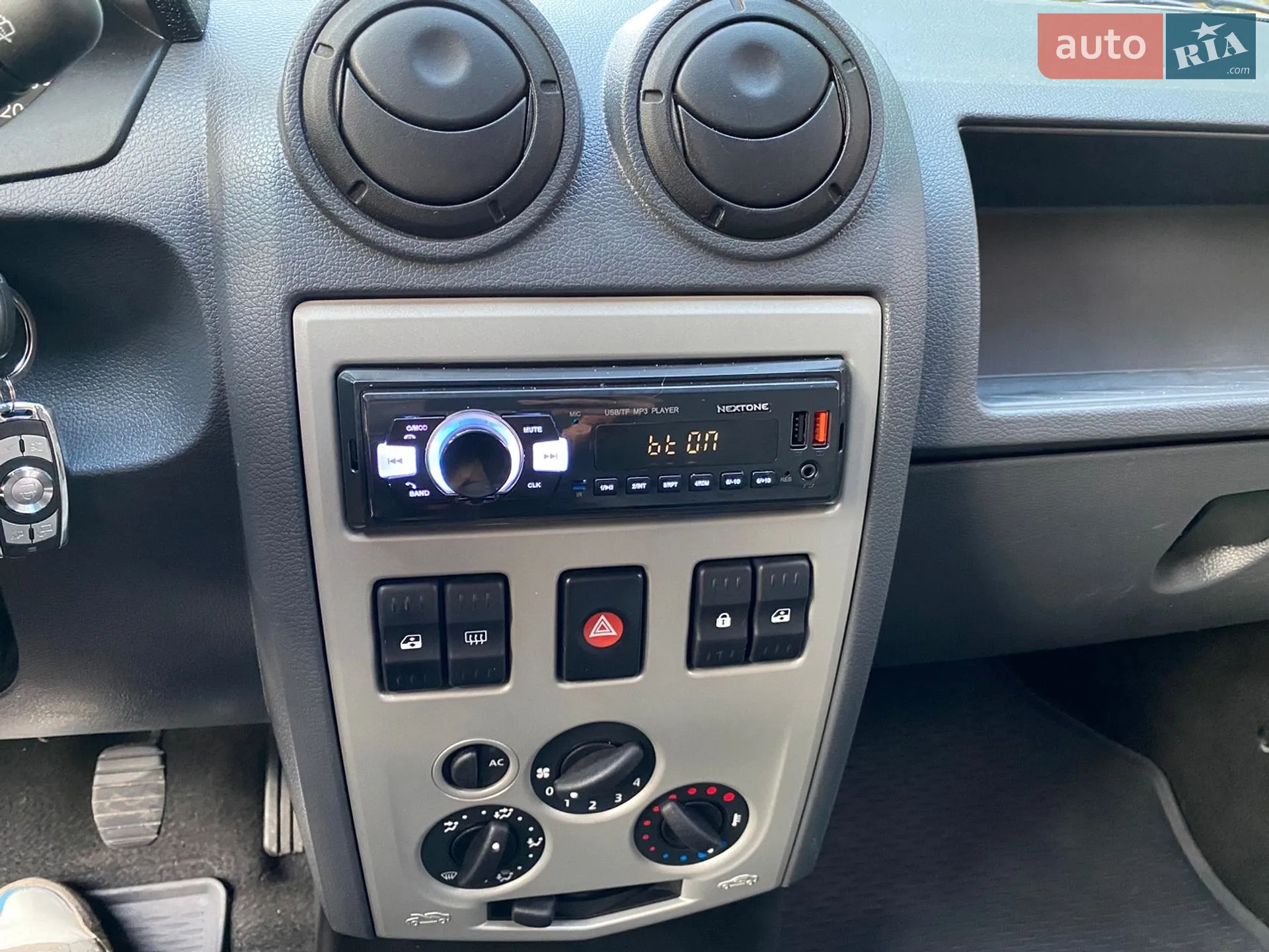 2012 Renault Logan - мініатюра 10