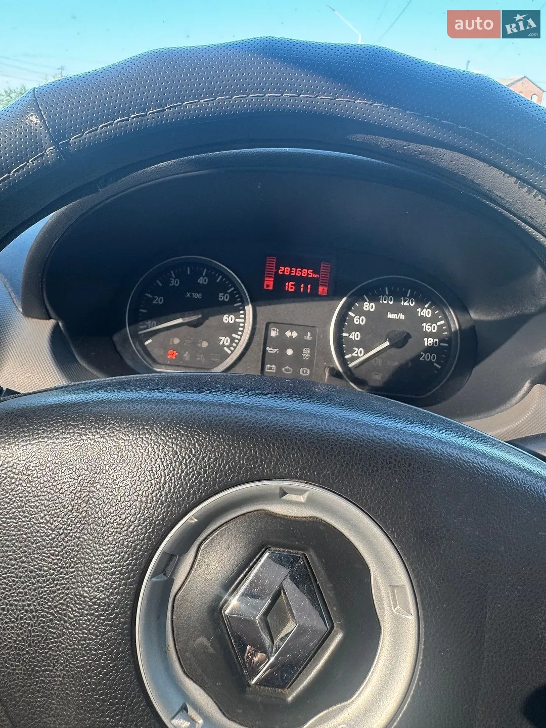 2012 Renault Logan - мініатюра 11