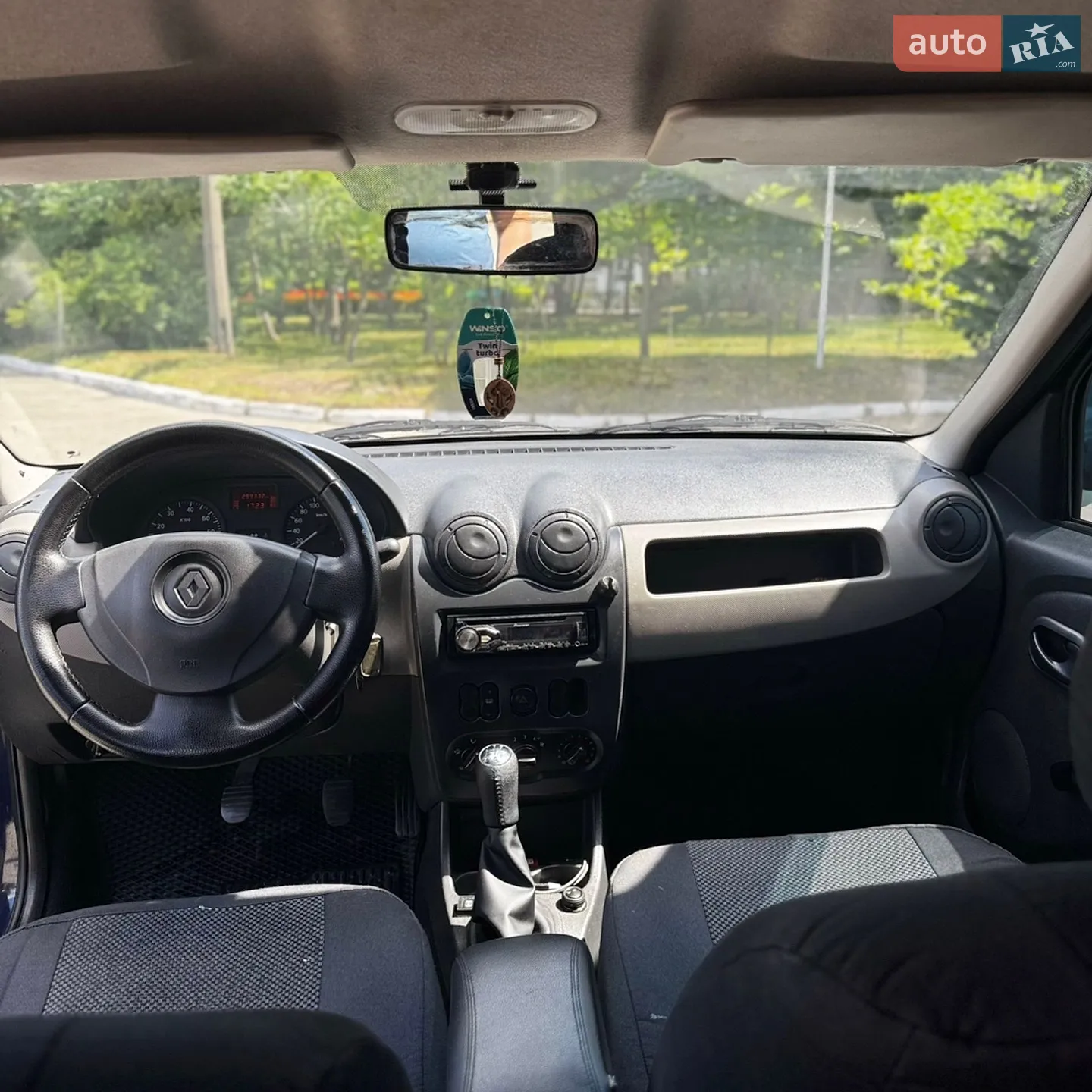 2011 Renault Logan - мініатюра 12