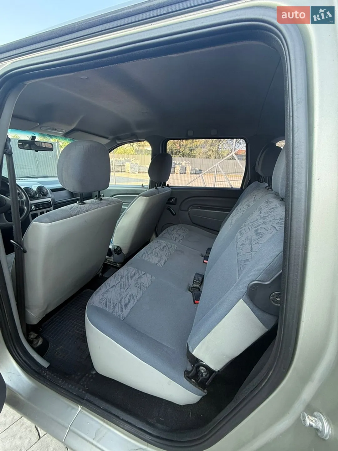 2010 Renault Logan - мініатюра 11