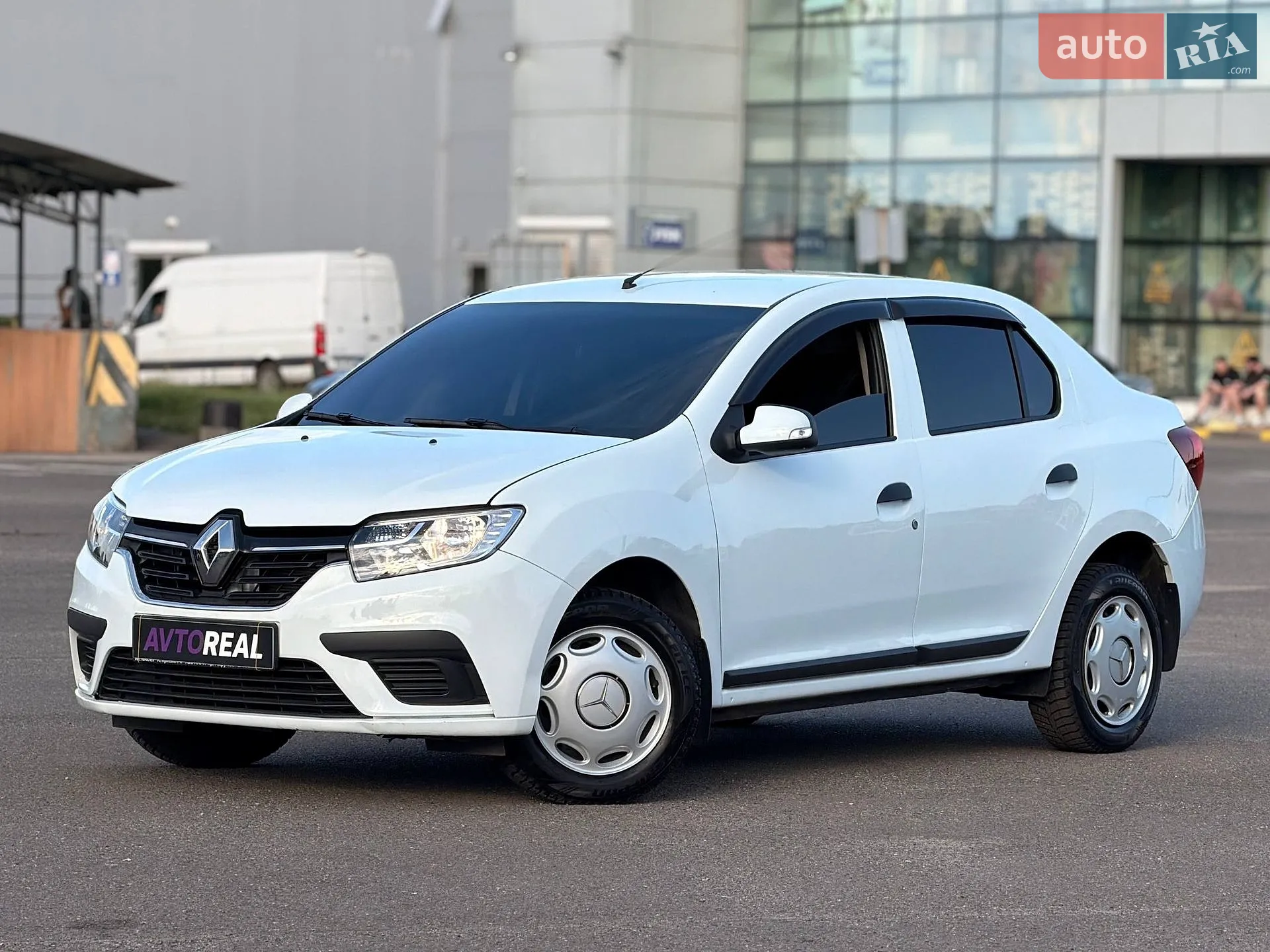2020 Renault Logan - мініатюра 2