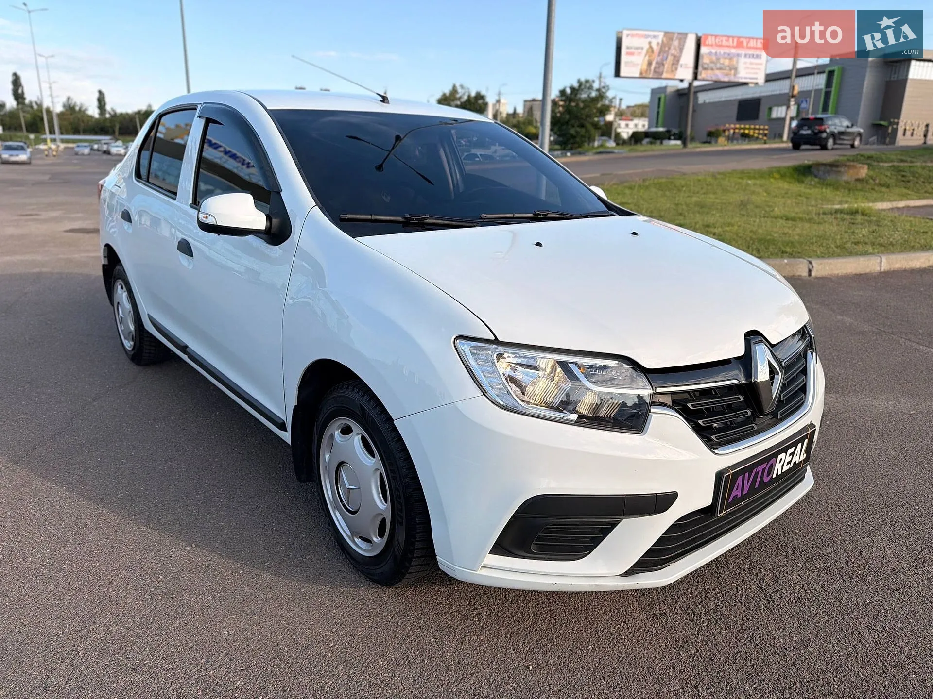 2020 Renault Logan - мініатюра 17