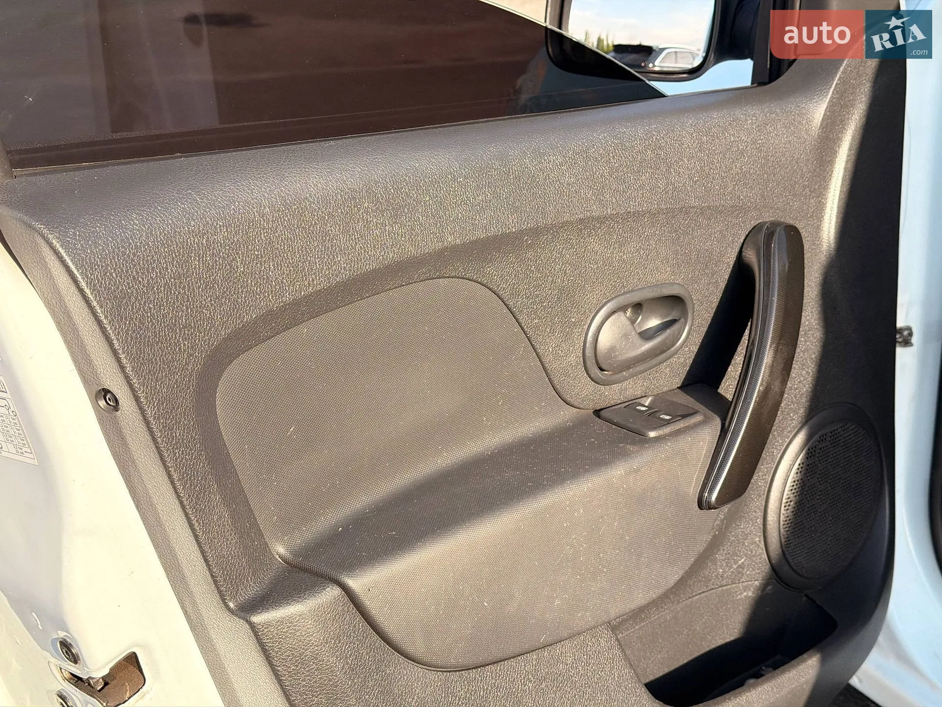 2020 Renault Logan - мініатюра 38