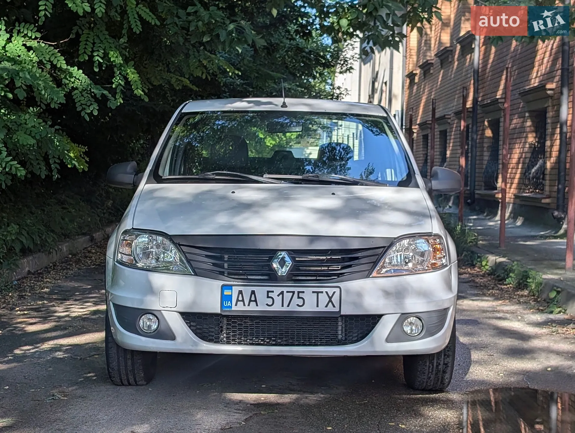 2011 Renault Logan - мініатюра 2